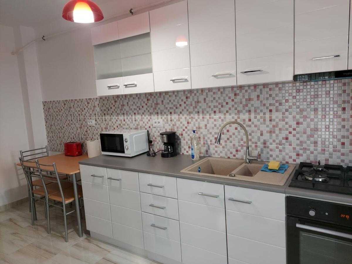 Bya Brown Apartment Valea Lupului  Ngoại thất bức ảnh