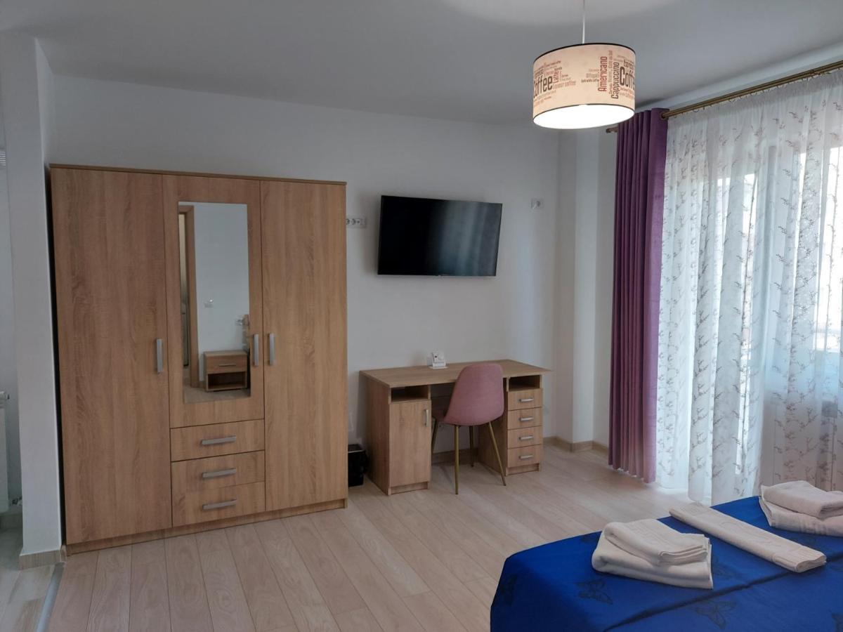 Bya Brown Apartment Valea Lupului  Ngoại thất bức ảnh