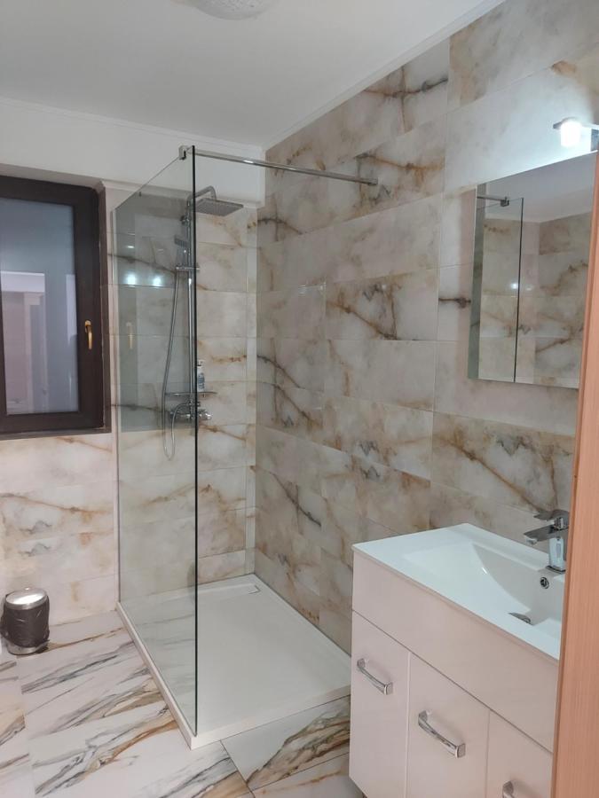 Bya Brown Apartment Valea Lupului  Ngoại thất bức ảnh