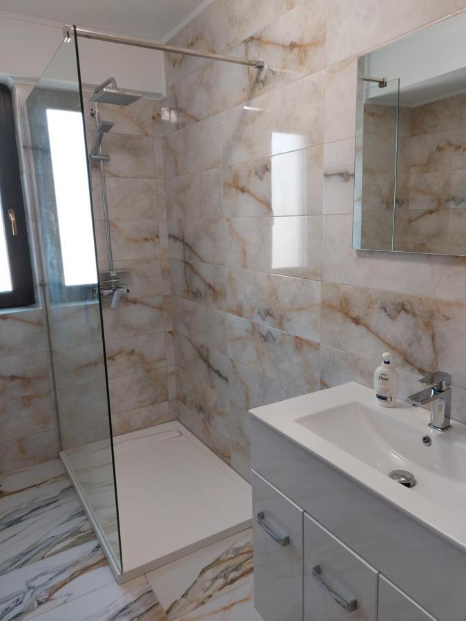 Bya Brown Apartment Valea Lupului  Ngoại thất bức ảnh